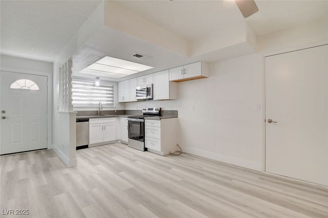 579 Roxella Lane B, Las Vegas, NV 89110