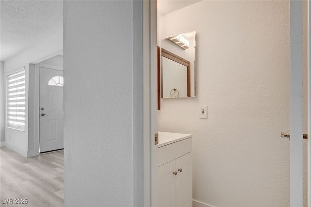 579 Roxella Lane B, Las Vegas, NV 89110