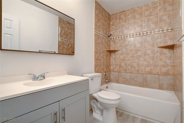 579 Roxella Lane B, Las Vegas, NV 89110