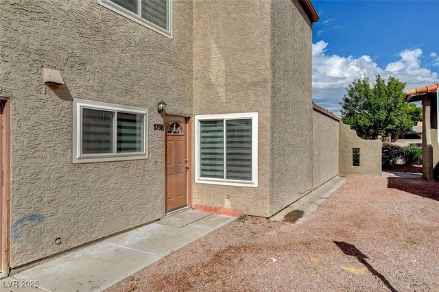 579 Roxella Lane B, Las Vegas, NV 89110