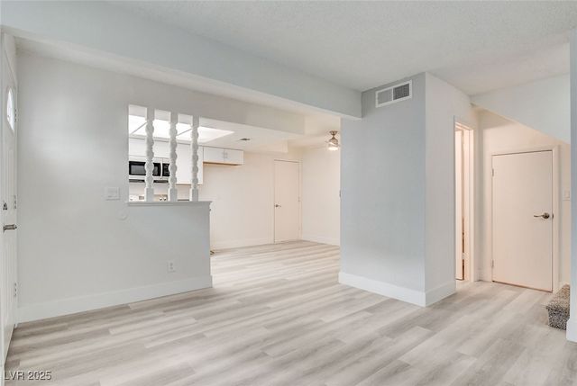 579 Roxella Lane B, Las Vegas, NV 89110