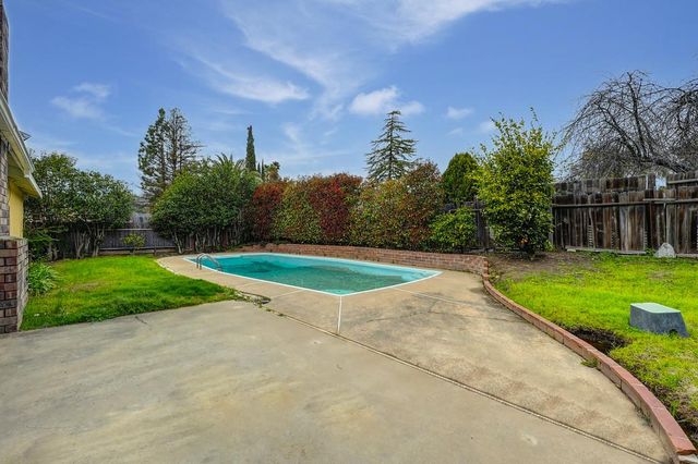 8263 Old Ranch Rd, Citrus Heights, CA 95610