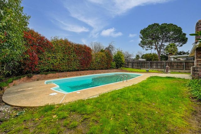 8263 Old Ranch Rd, Citrus Heights, CA 95610
