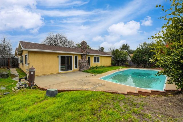 8263 Old Ranch Rd, Citrus Heights, CA 95610