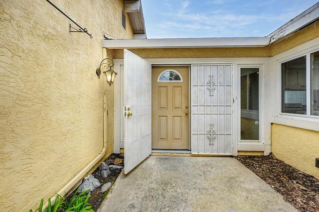 8263 Old Ranch Rd, Citrus Heights, CA 95610