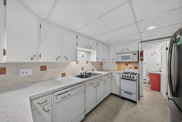 84 Lowell St, Methuen, MA 01844