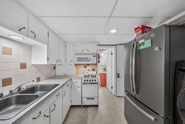 84 Lowell St, Methuen, MA 01844