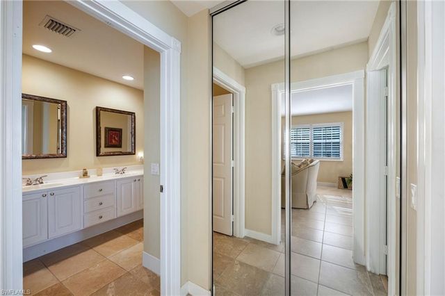 8149 Xenia LN, Naples, FL 34114