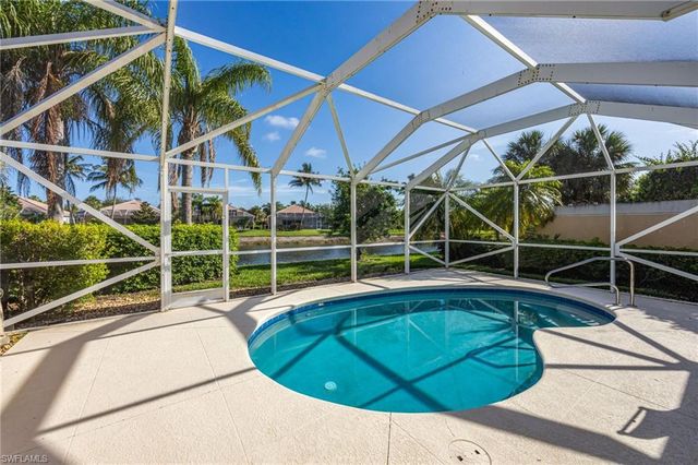 8149 Xenia LN, Naples, FL 34114