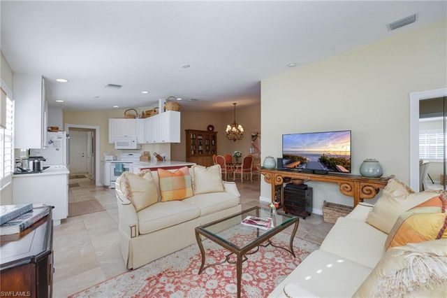 8149 Xenia LN, Naples, FL 34114