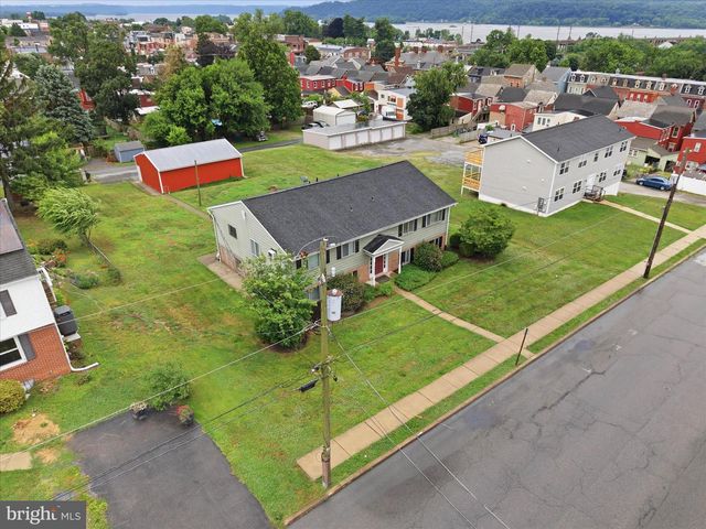 344 MAPLE ST, Columbia, PA 17512