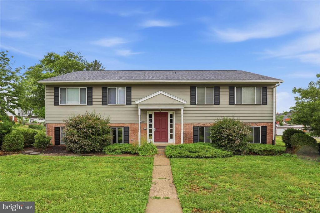 344 MAPLE ST, Columbia, PA 17512