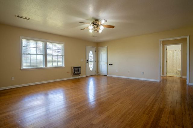 9555 N Ga 301, Trenton, GA 30752