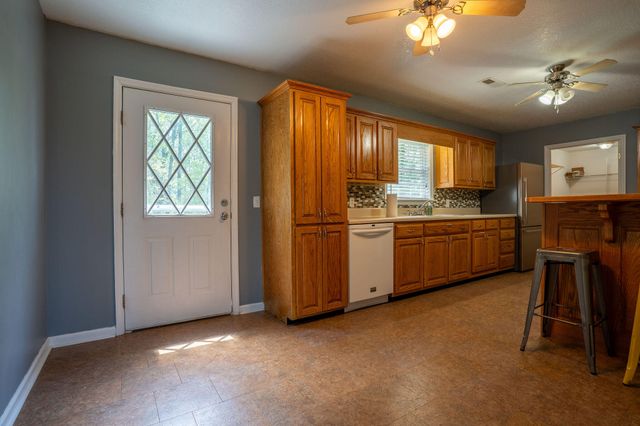 9555 N Ga 301, Trenton, GA 30752