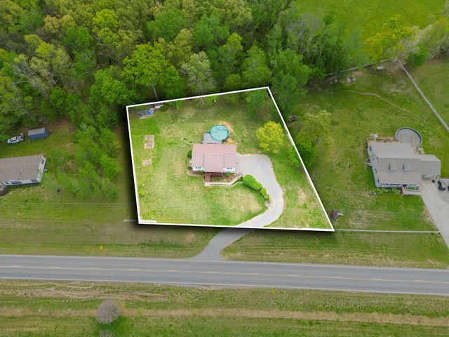 9555 N Ga 301, Trenton, GA 30752