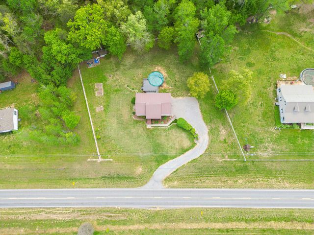 9555 N Ga 301, Trenton, GA 30752