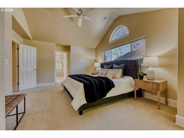 335 Sw 167TH Ave, Beaverton, OR 97006