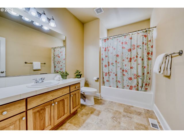335 Sw 167TH Ave, Beaverton, OR 97006