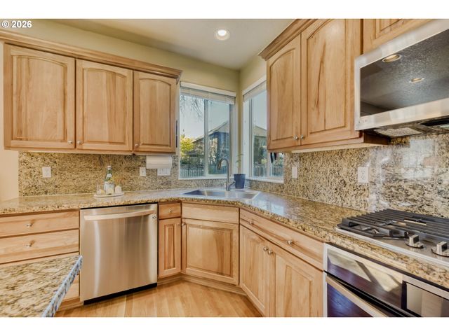 335 Sw 167TH Ave, Beaverton, OR 97006
