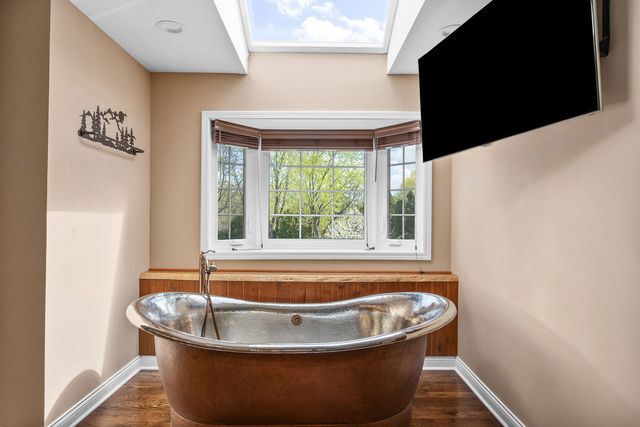 10 Elm Street, Hawthorn Woods, IL 60047