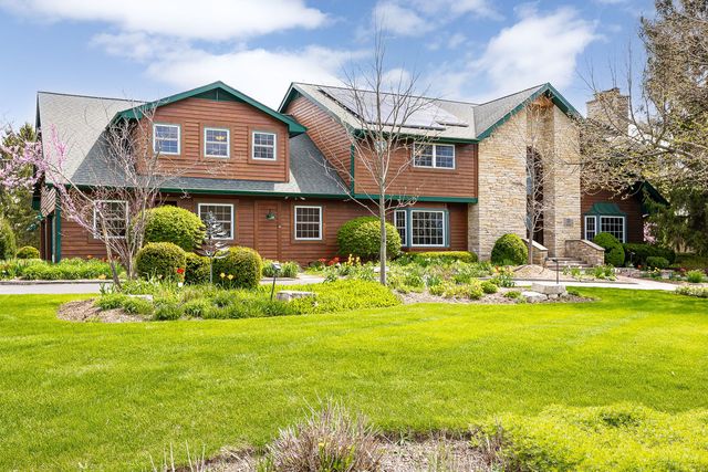 10 Elm Street, Hawthorn Woods, IL 60047