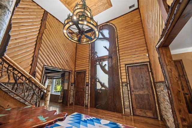 10 Elm Street, Hawthorn Woods, IL 60047