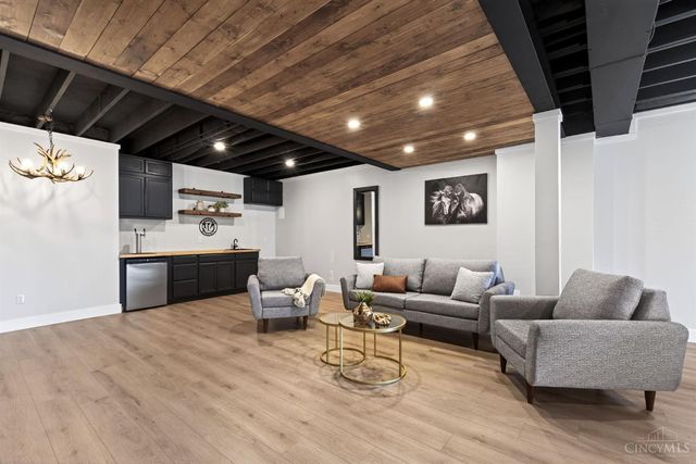 9460 W Meadow Drive, West Chester, OH 45069