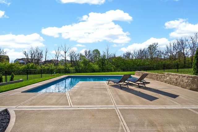 9460 W Meadow Drive, West Chester, OH 45069