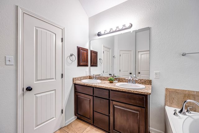 118 Wood Drake Place, Tomball, TX 77375