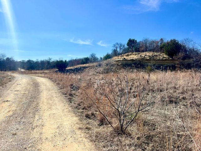 1085 Highland Circle, Springtown, TX 76082