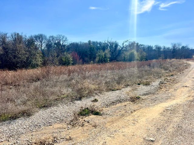 1085 Highland Circle, Springtown, TX 76082