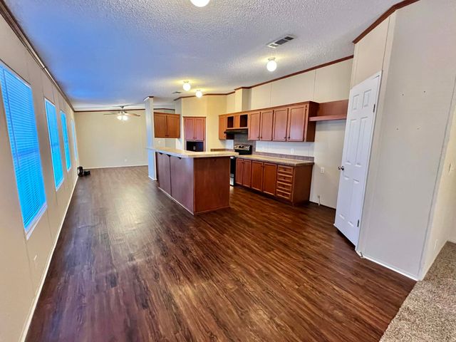 1085 Highland Circle, Springtown, TX 76082