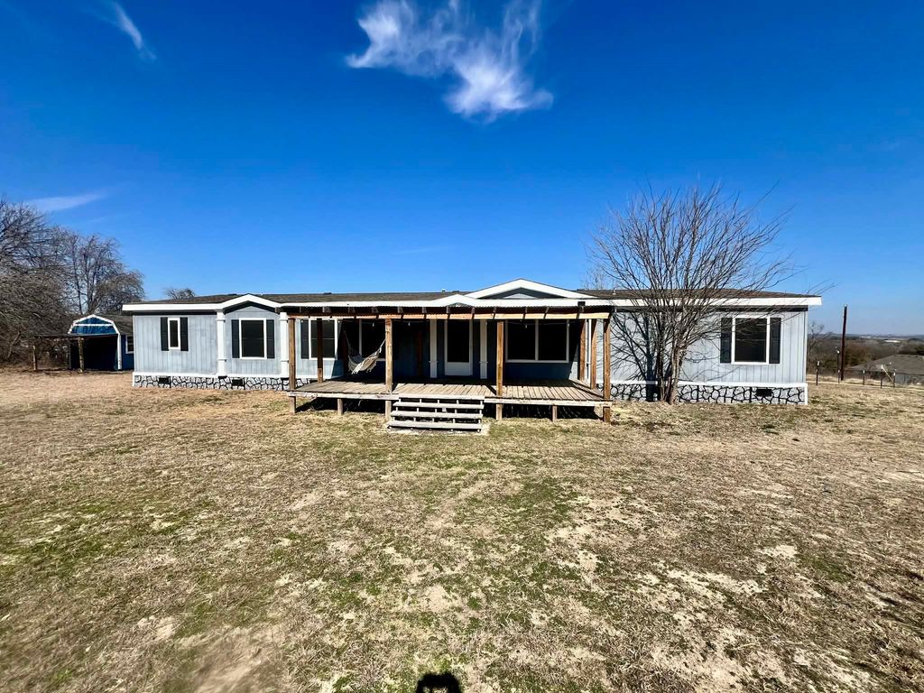 1085 Highland Circle, Springtown, TX 76082