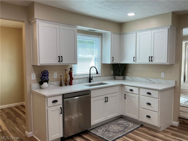 39569 Calann Drive, Elyria, OH 44035