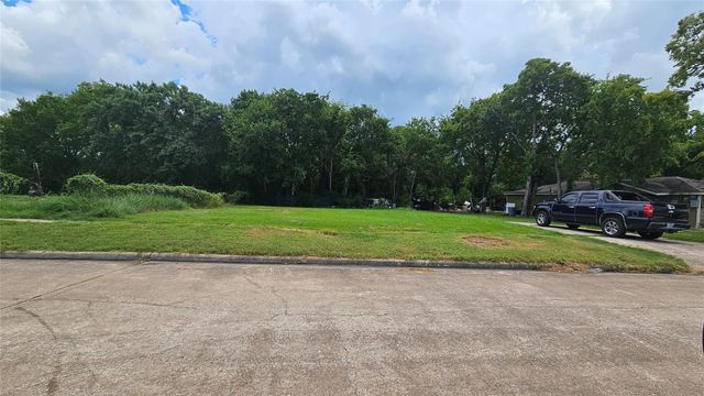 200 Avenue L, Baytown, TX 77520