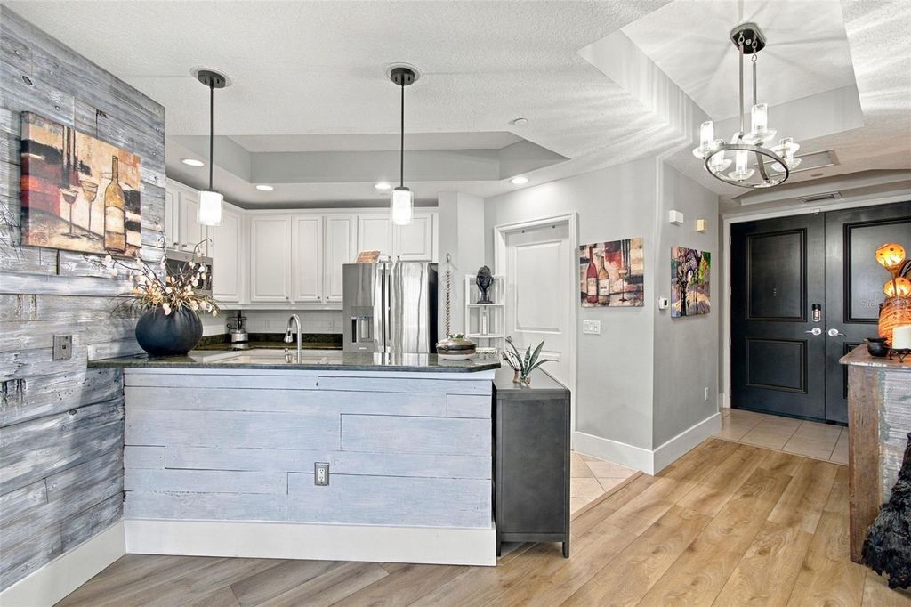 Image 11 of property listing at 1209 E CUMBERLAND AVENUE 504, Tampa, FL 33602