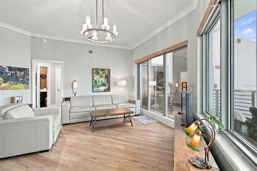 Image 17 of property listing at 1209 E CUMBERLAND AVENUE 504, Tampa, FL 33602