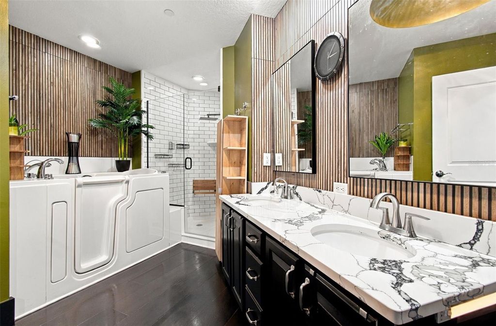 Image 23 of property listing at 1209 E CUMBERLAND AVENUE 504, Tampa, FL 33602
