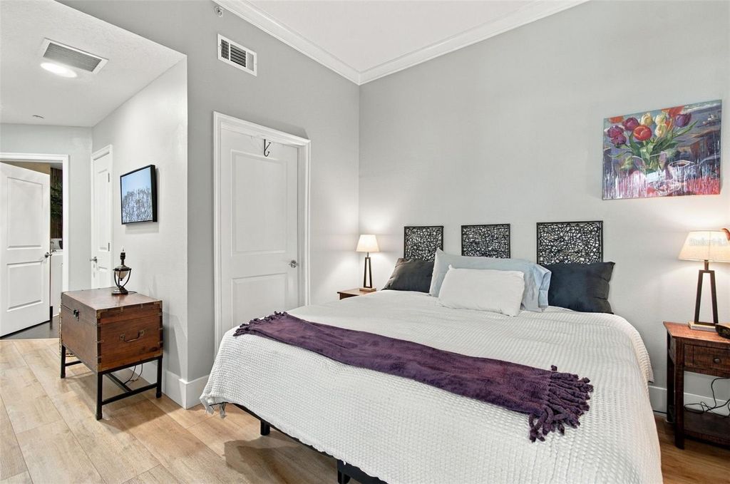 Image 30 of property listing at 1209 E CUMBERLAND AVENUE 504, Tampa, FL 33602
