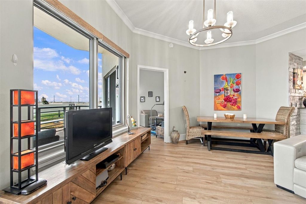 Image 31 of property listing at 1209 E CUMBERLAND AVENUE 504, Tampa, FL 33602