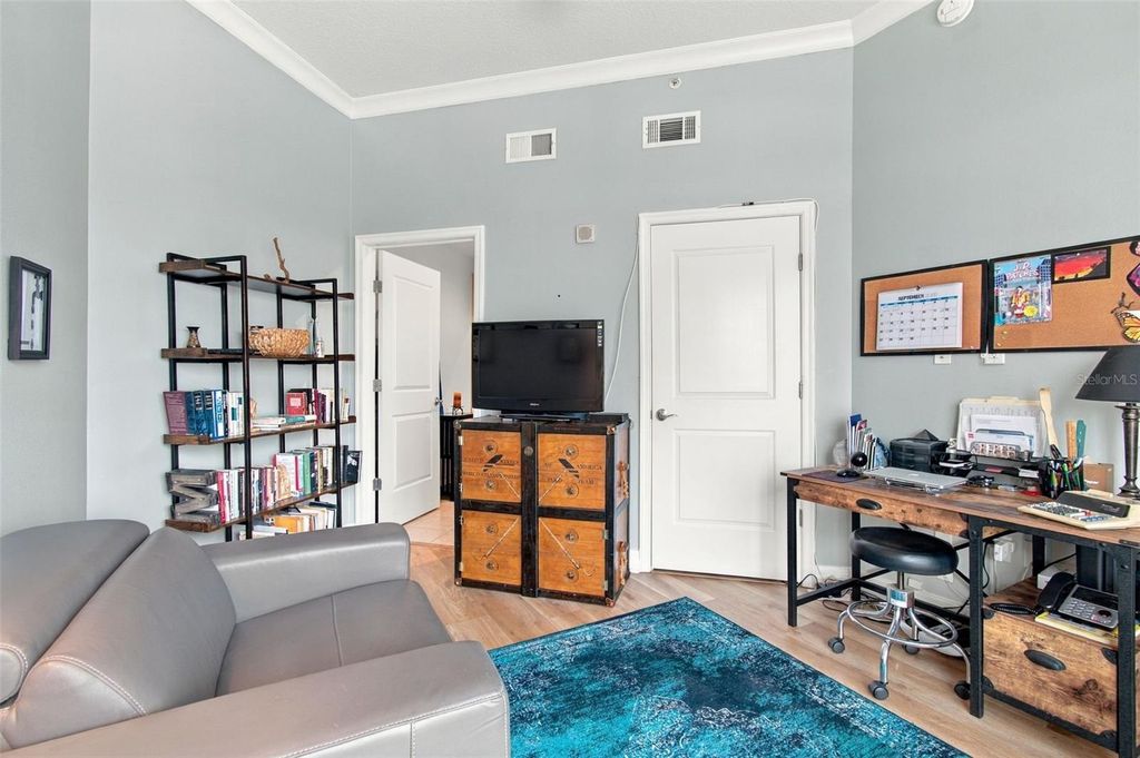 Image 34 of property listing at 1209 E CUMBERLAND AVENUE 504, Tampa, FL 33602