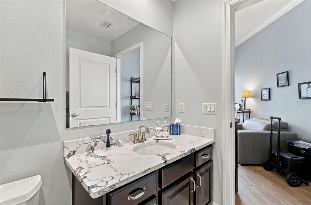 Image 36 of property listing at 1209 E CUMBERLAND AVENUE 504, Tampa, FL 33602