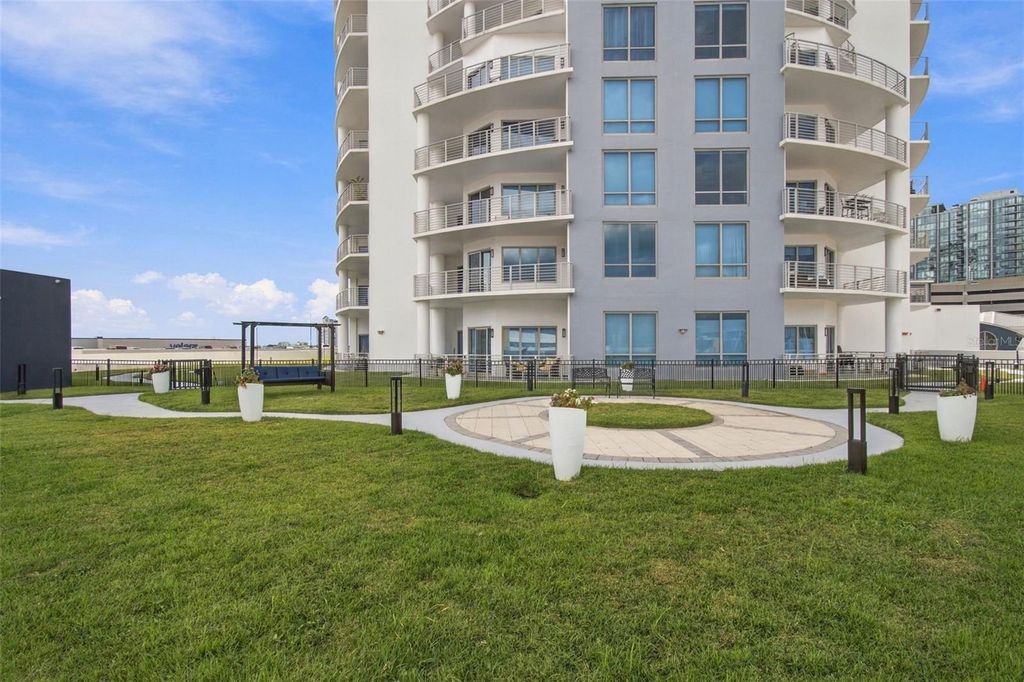 Image 43 of property listing at 1209 E CUMBERLAND AVENUE 504, Tampa, FL 33602