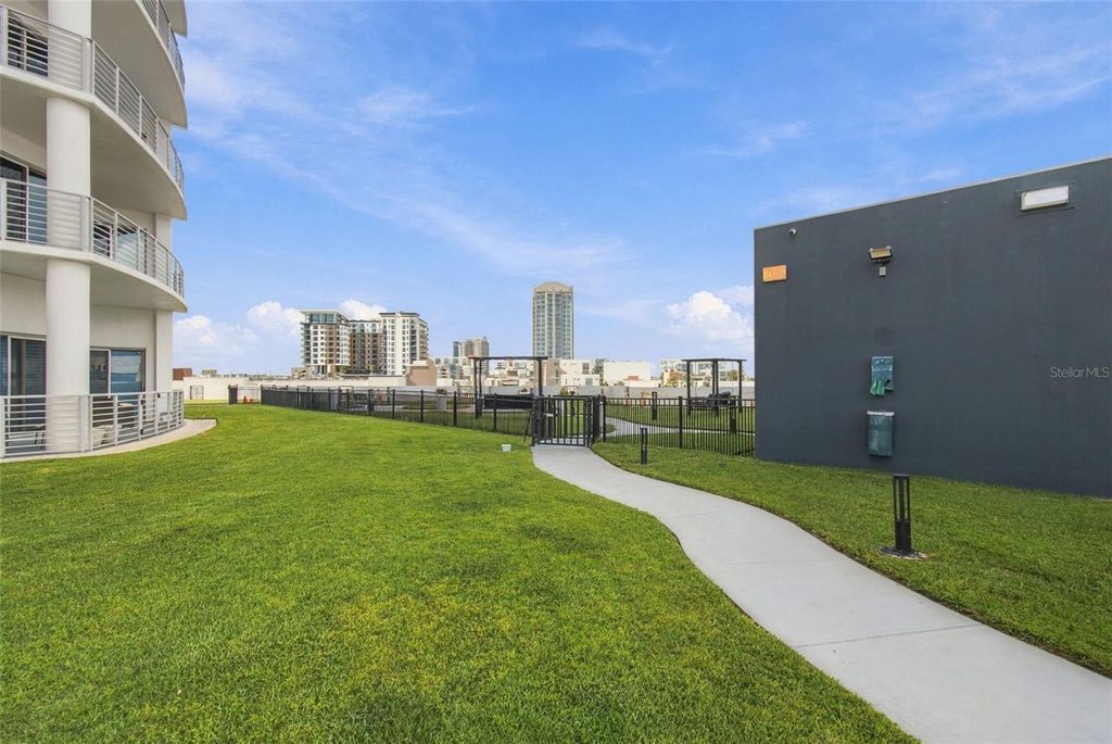 Image 44 of property listing at 1209 E CUMBERLAND AVENUE 504, Tampa, FL 33602