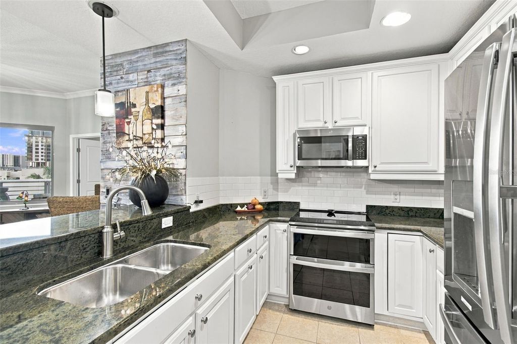 Image 6 of property listing at 1209 E CUMBERLAND AVENUE 504, Tampa, FL 33602
