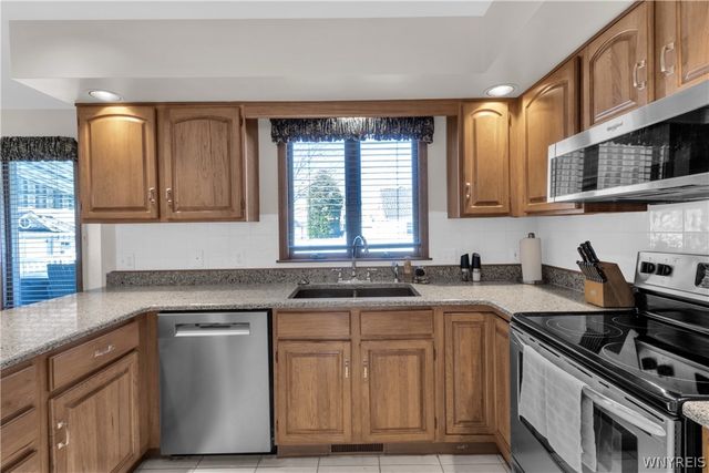 3319 Blossom Lane, Wheatfield, NY 14120