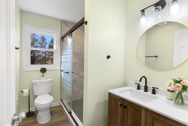 27942 N Lakeview Circle, Mchenry, IL 60051