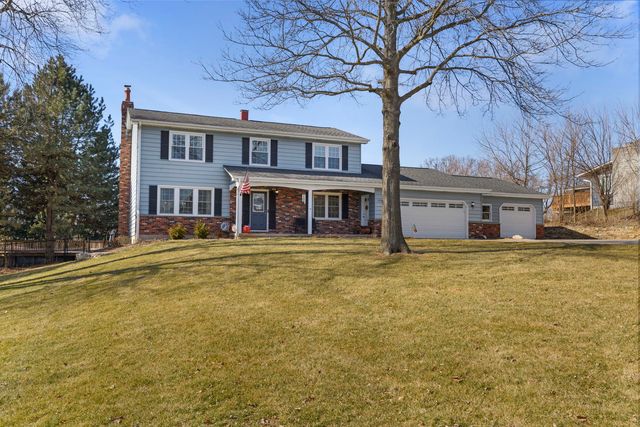 27942 N Lakeview Circle, Mchenry, IL 60051