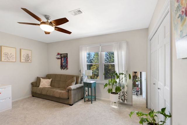 27942 N Lakeview Circle, Mchenry, IL 60051