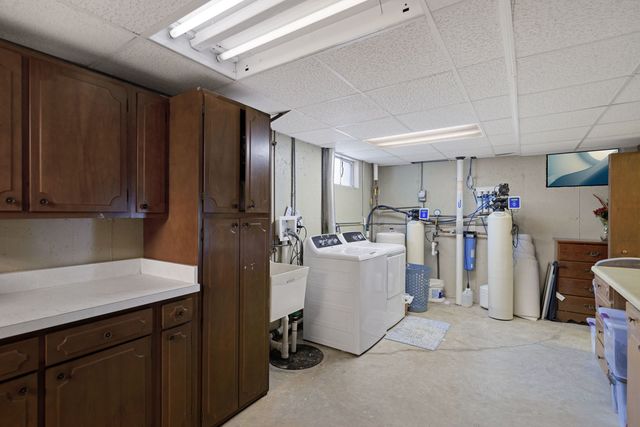 27942 N Lakeview Circle, Mchenry, IL 60051